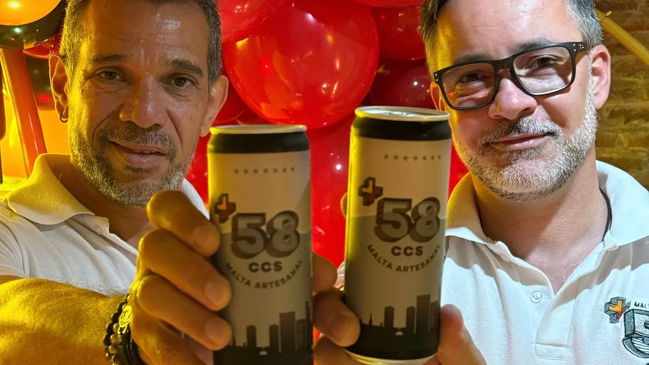 Alejandro Álvarez y su equipo de trabajo